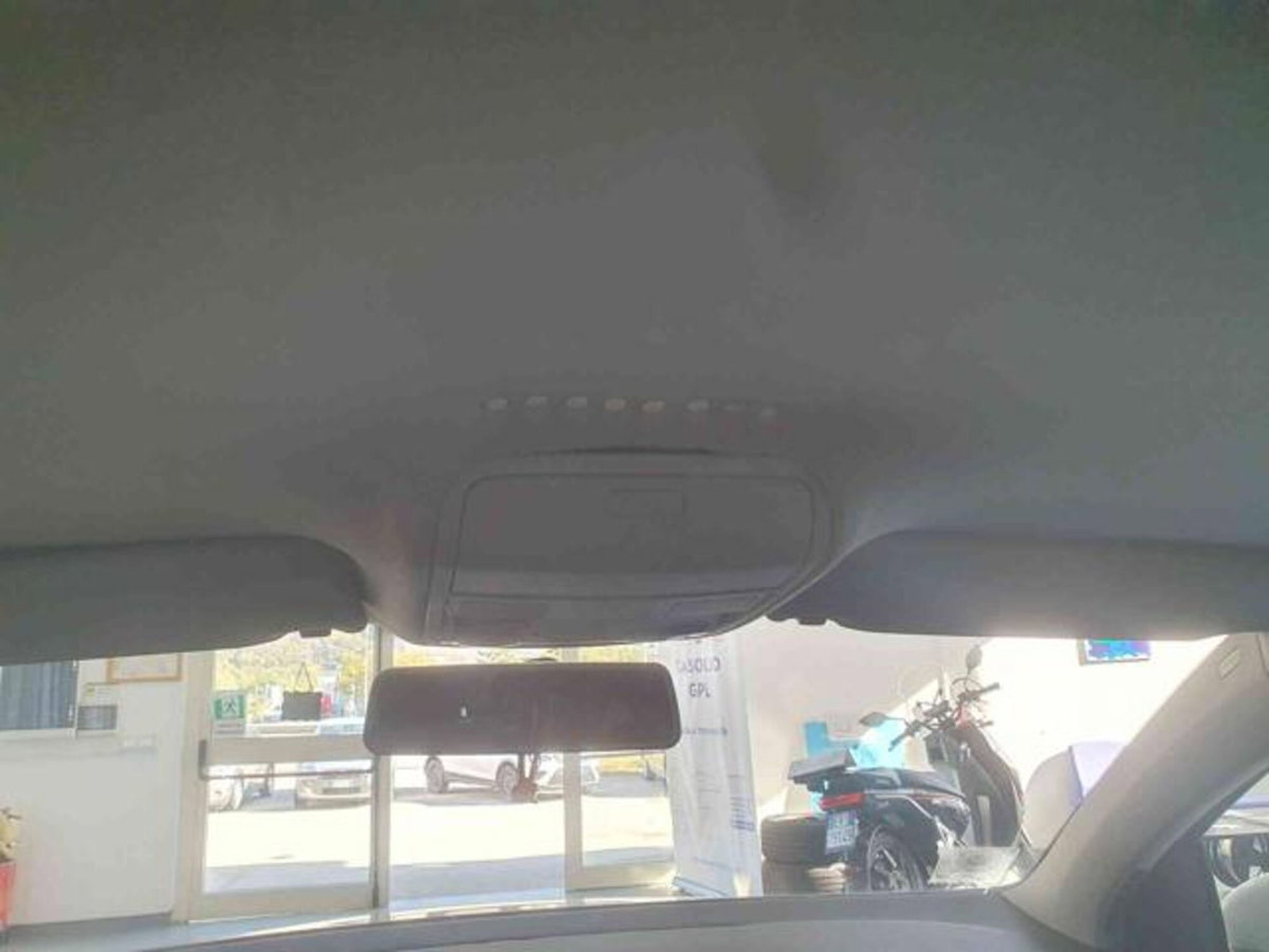 Volkswagen Golf 2.0 TDI 110CV DPF 3p. Highline (13)