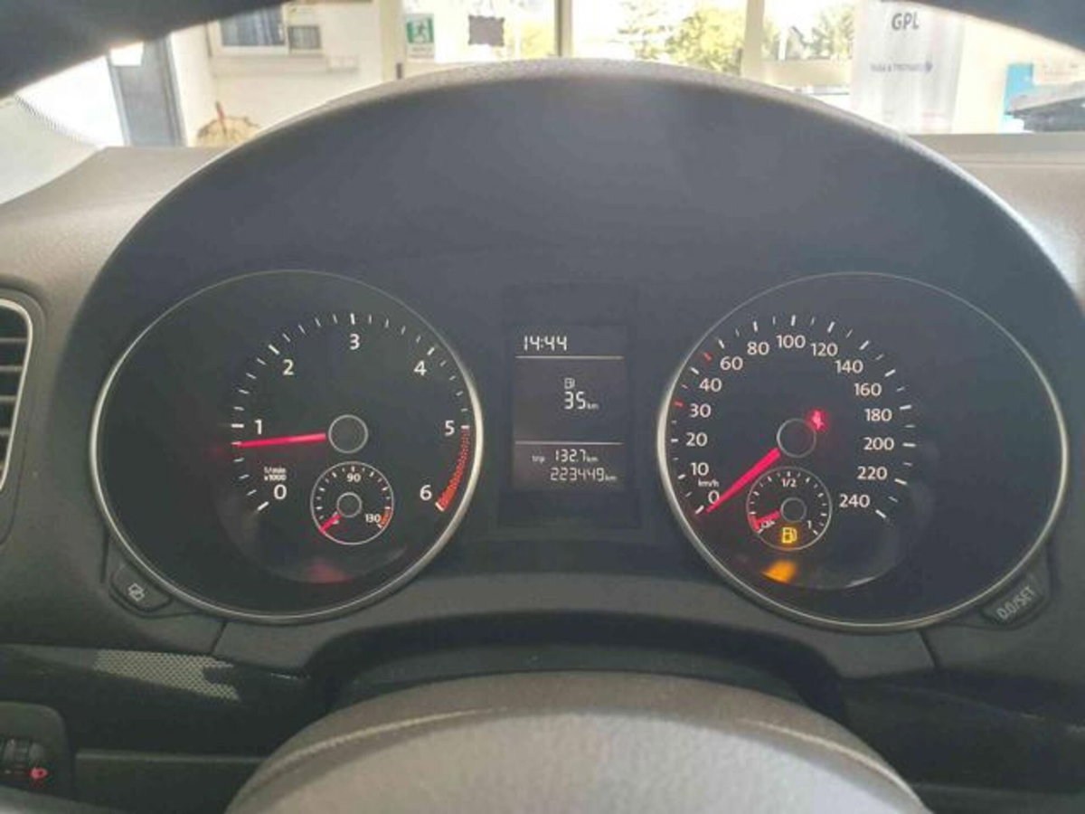 Volkswagen Golf 2.0 TDI 110CV DPF 3p. Highline (9)