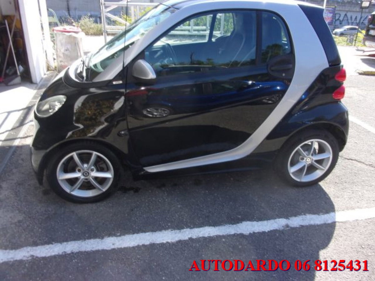 smart Fortwo 1000 52 kW MHD coupé passion (2)