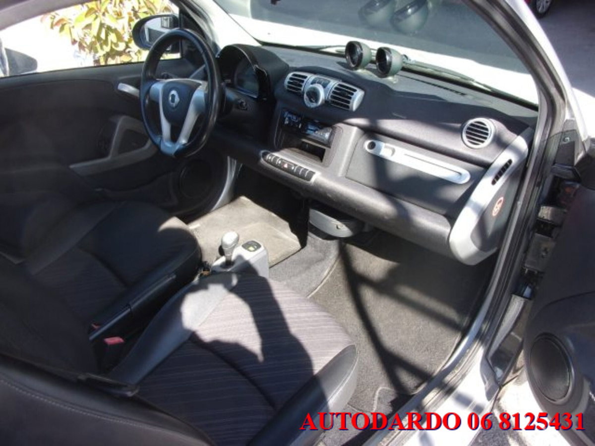 smart Fortwo 1000 52 kW MHD coupé passion (8)