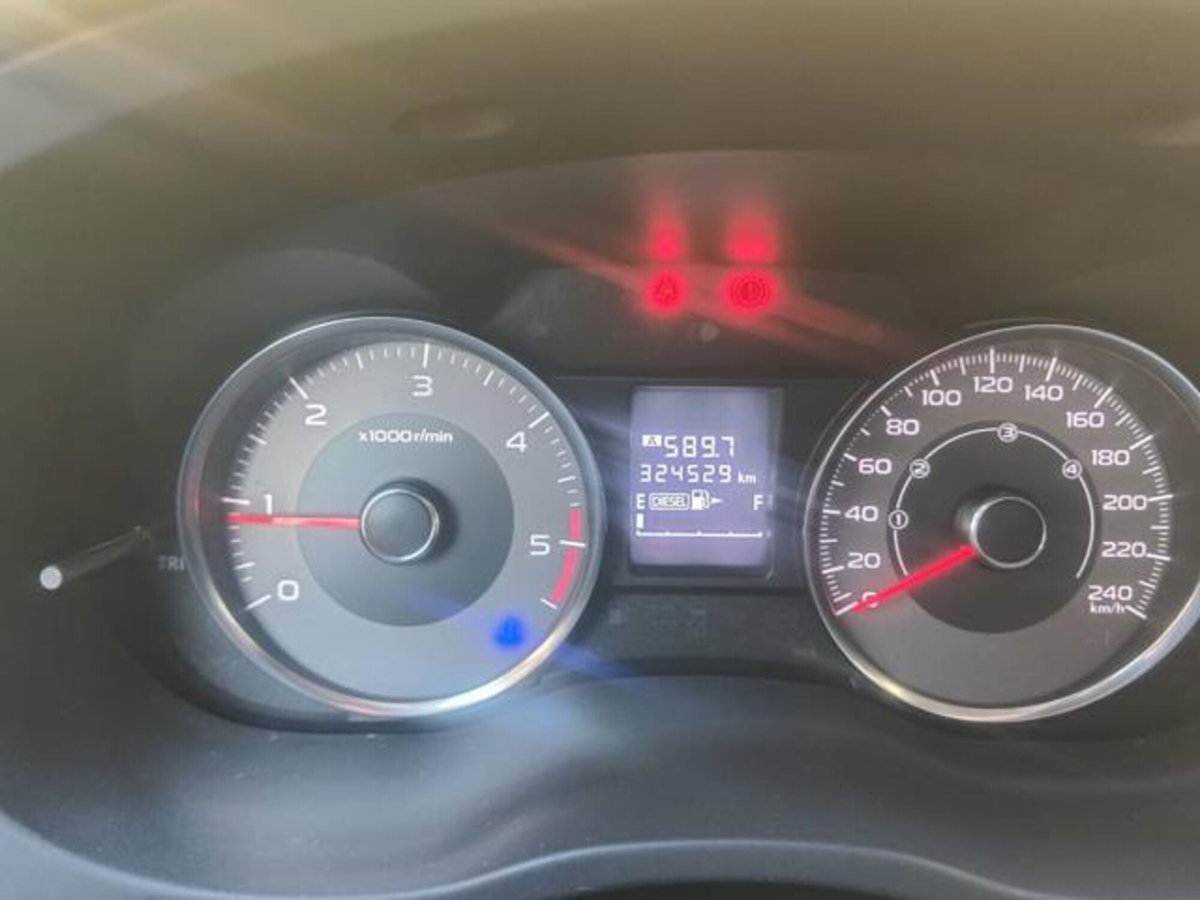 Subaru Forester 2.0D Exclusive (12)