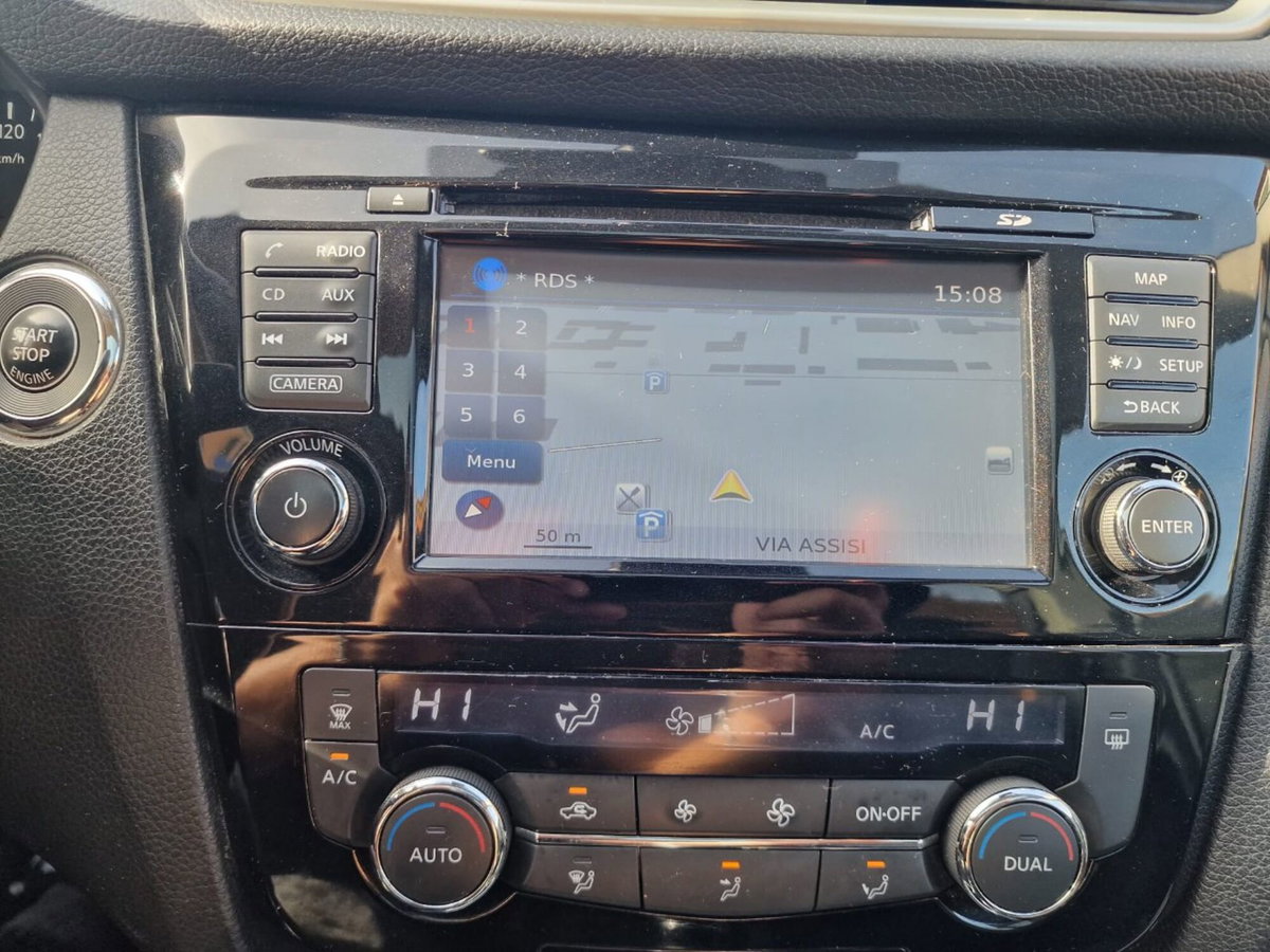 Nissan Qashqai 1.5 dCi Tekna (14)
