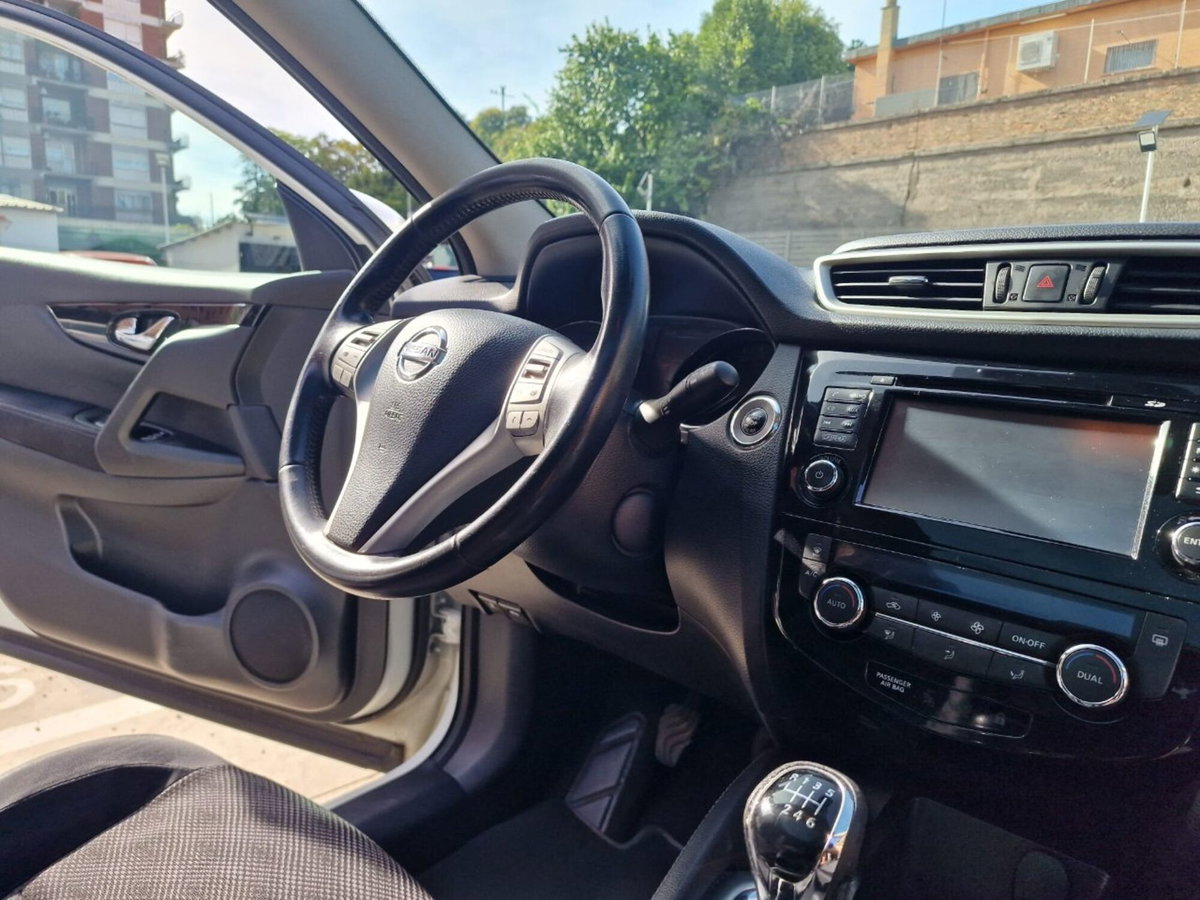 Nissan Qashqai 1.5 dCi Tekna (17)