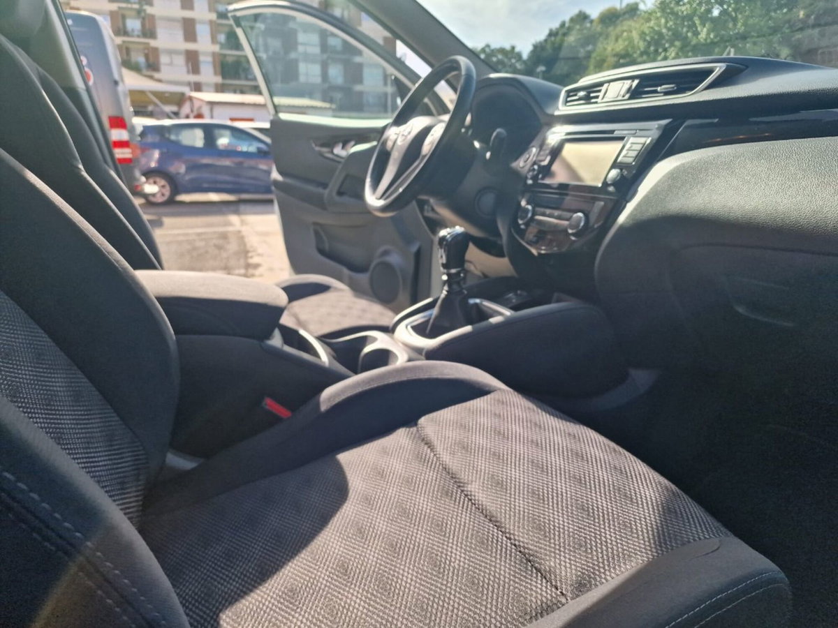 Nissan Qashqai 1.5 dCi Tekna (18)