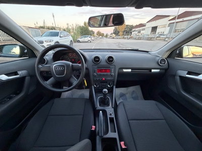 Audi A3 Sportback 1.6 16V FSI Ambition (10)