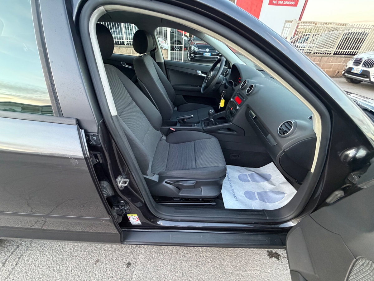Audi A3 Sportback 1.6 16V FSI Ambition (12)