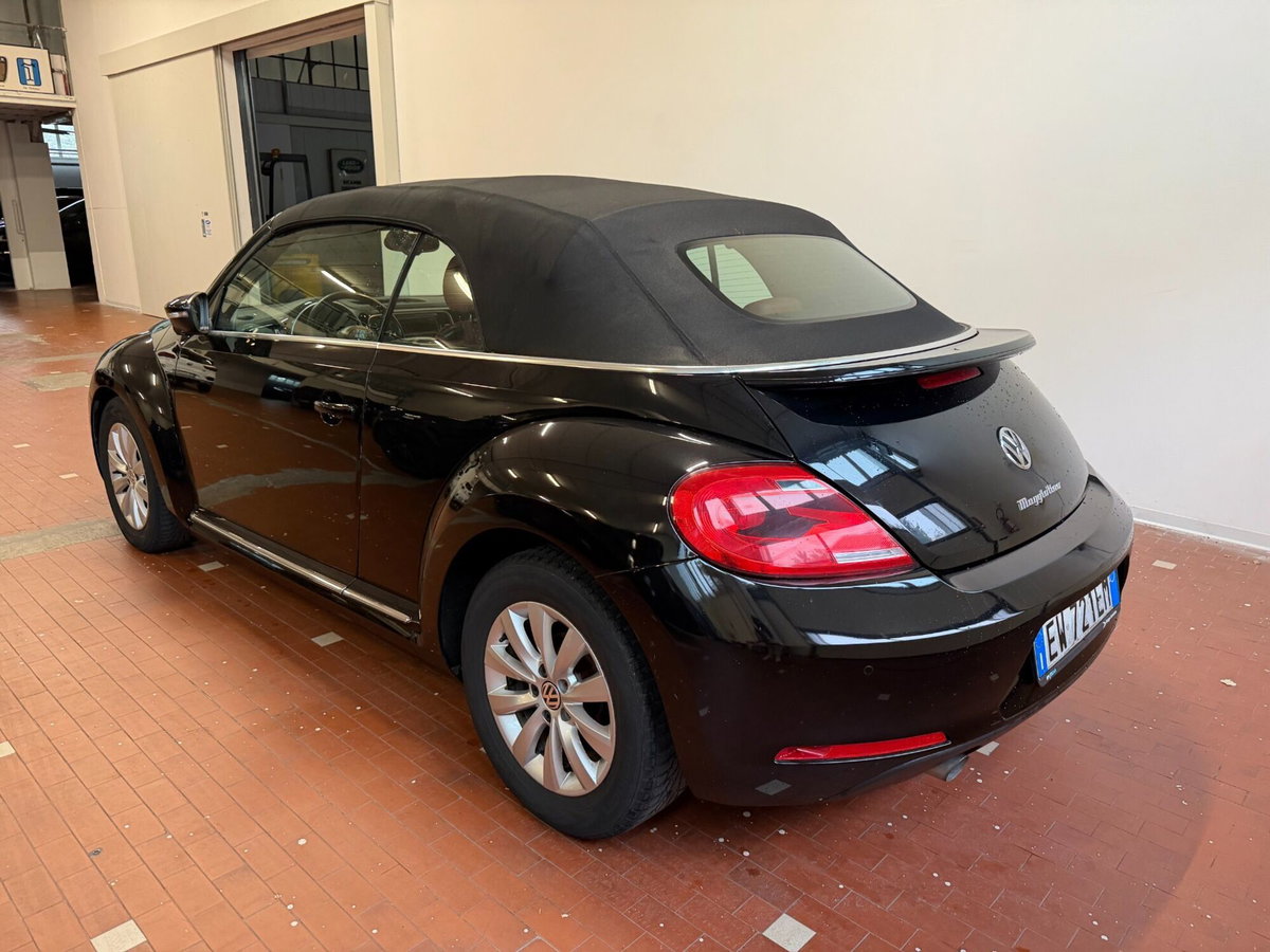 Volkswagen Maggiolino Cabrio 2.0 TDI Sport (4)