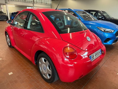 Volkswagen New Beetle 2.0 (3)