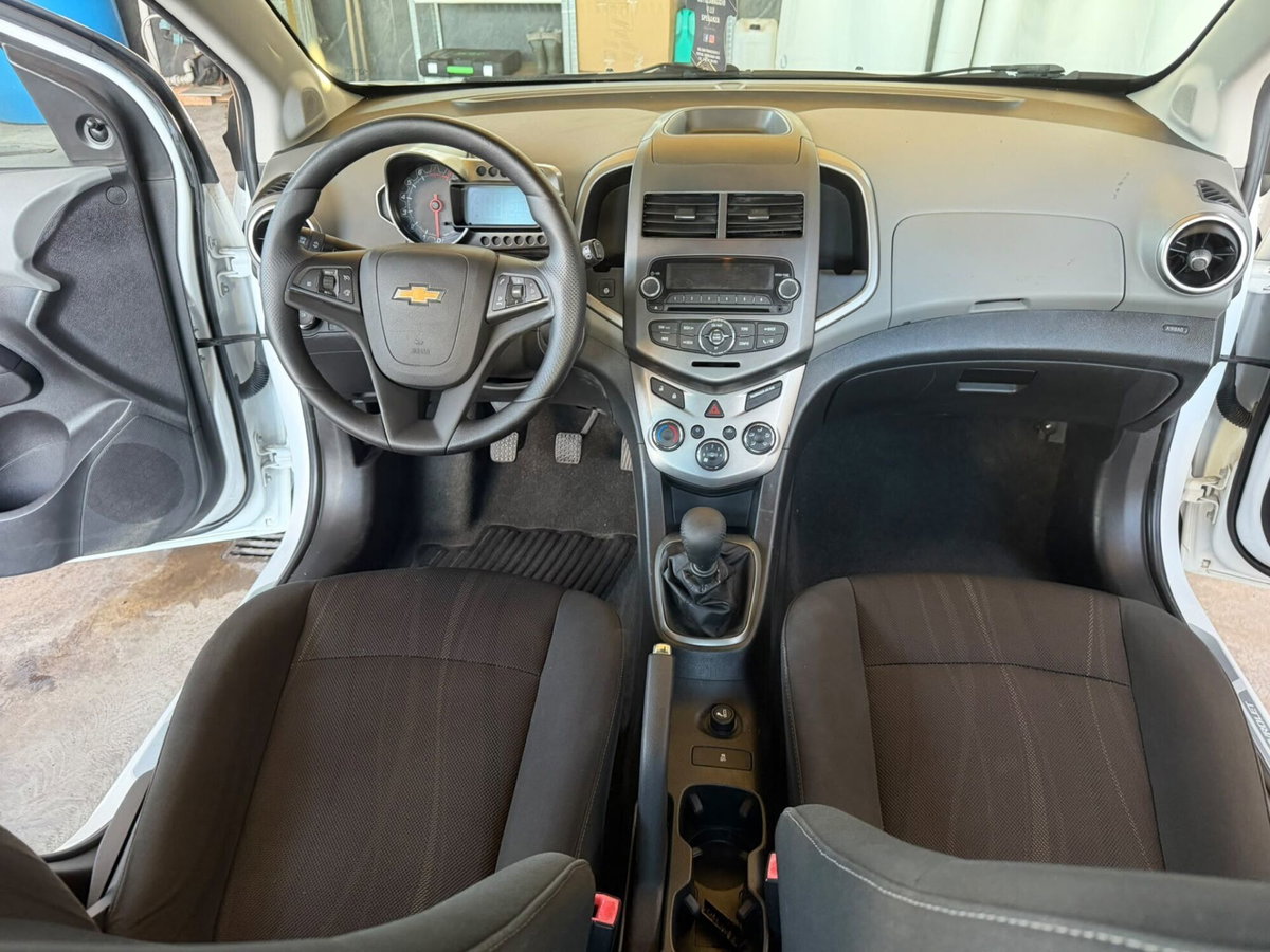 Chevrolet Aveo 1.2 86CV 5 porte LT (11)