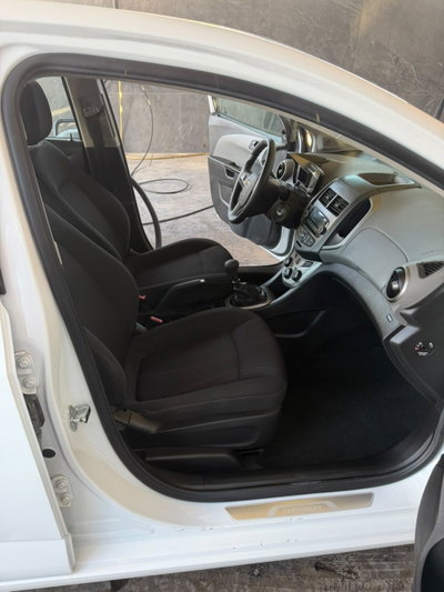 Chevrolet Aveo 1.2 86CV 5 porte LT (12)