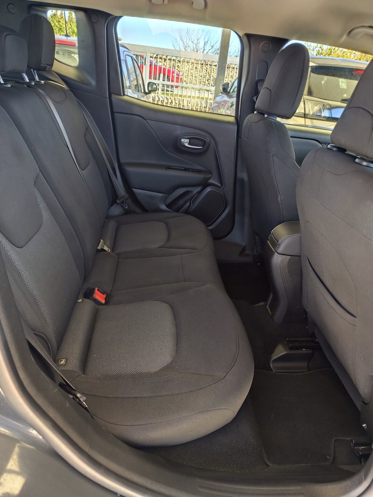 Jeep Renegade 1.6 Mjt 130 CV Longitude (16)