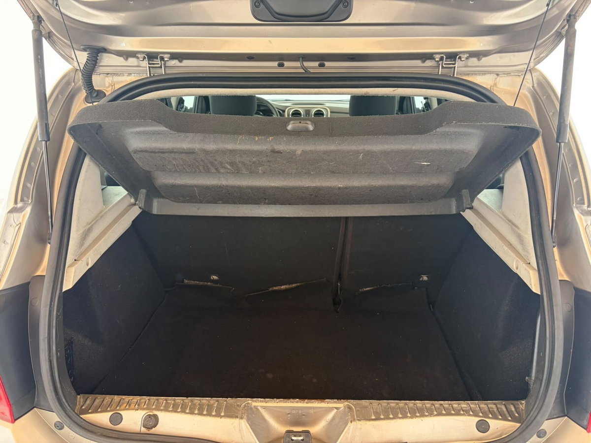 Dacia Sandero 1.2 75CV Ambiance (8)