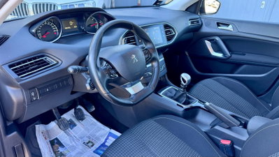 Peugeot 308 SW BlueHDi 130 S&S EAT8 Tech Edition (13)