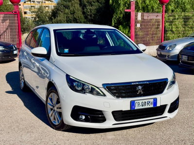 Peugeot 308 SW BlueHDi 130 S&S EAT8 Tech Edition (14)