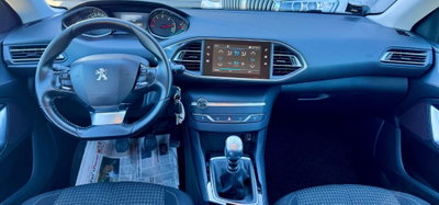 Peugeot 308 SW BlueHDi 130 S&S EAT8 Tech Edition (15)