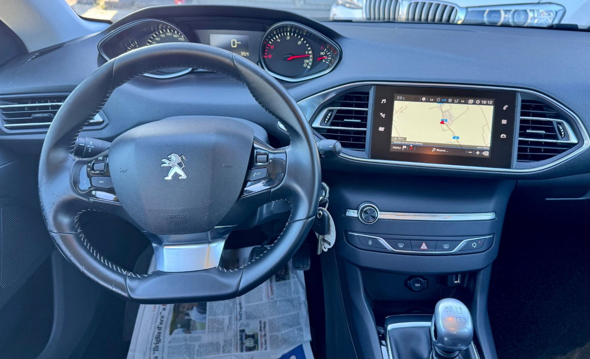 Peugeot 308 SW BlueHDi 130 S&S EAT8 Tech Edition (17)