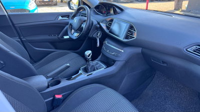 Peugeot 308 SW BlueHDi 130 S&S EAT8 Tech Edition (19)