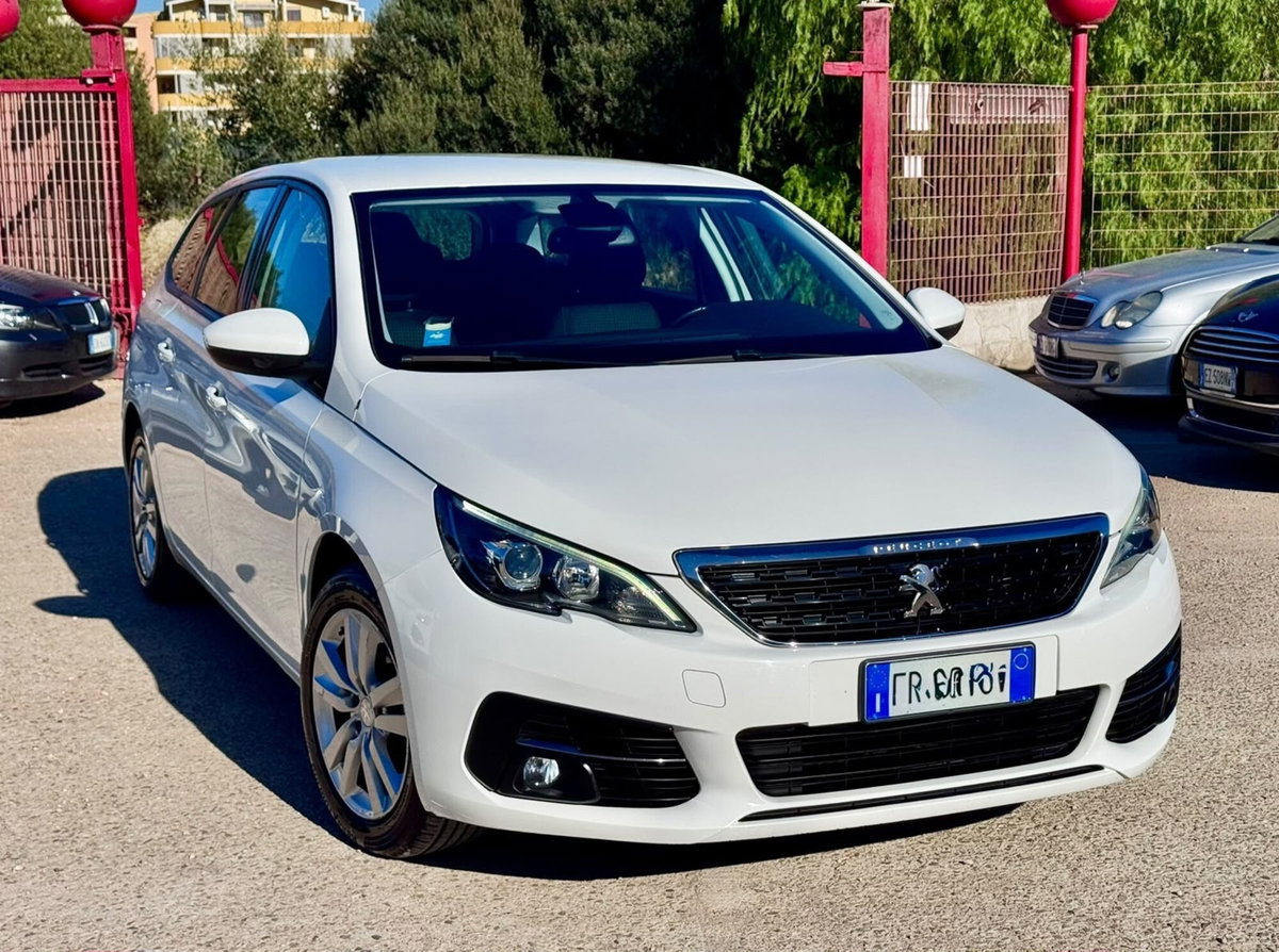 Peugeot 308 SW BlueHDi 130 S&S EAT8 Tech Edition (2)