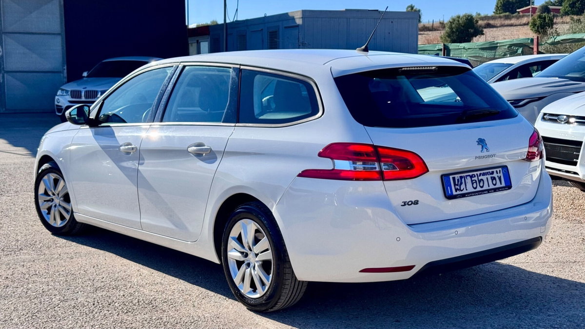 Peugeot 308 SW BlueHDi 130 S&S EAT8 Tech Edition (4)