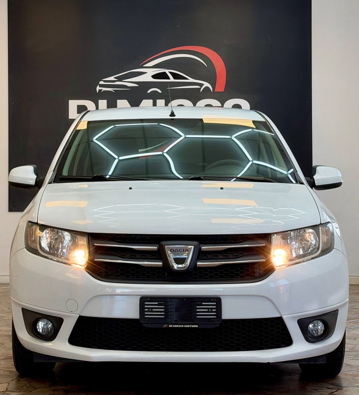 Dacia Sandero 1.2 75CV Lauréate (2)