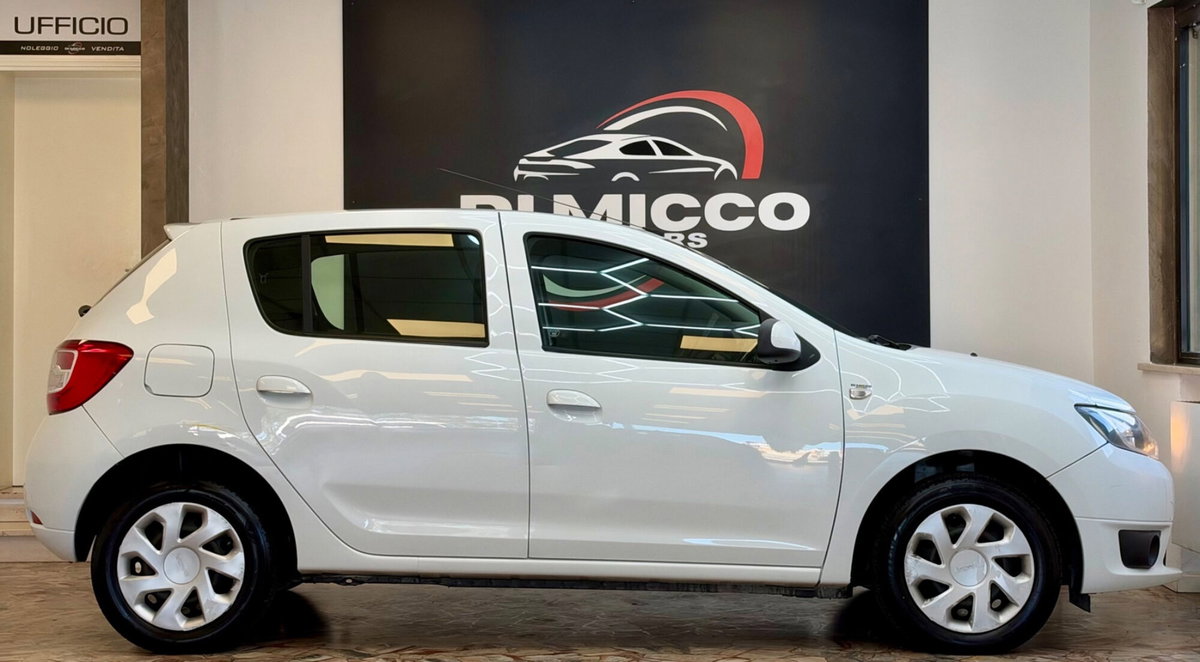 Dacia Sandero 1.2 75CV Lauréate (4)