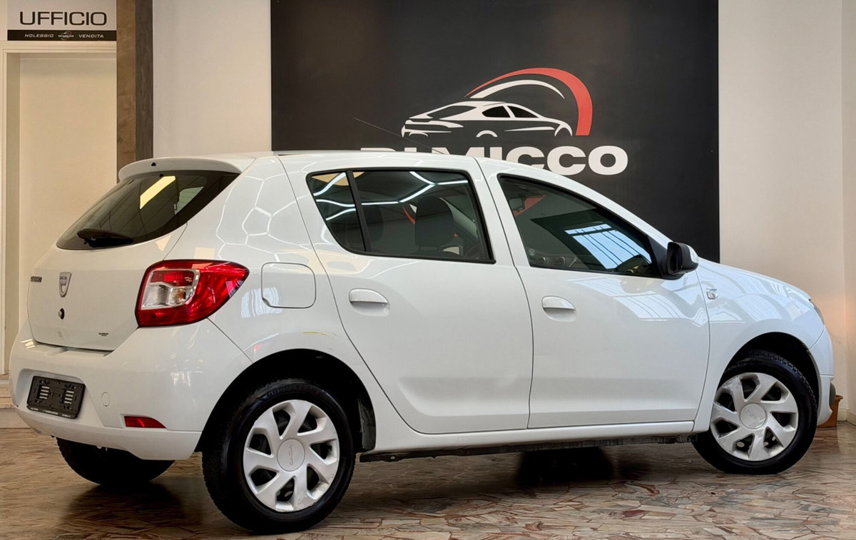 Dacia Sandero 1.2 75CV Lauréate (5)