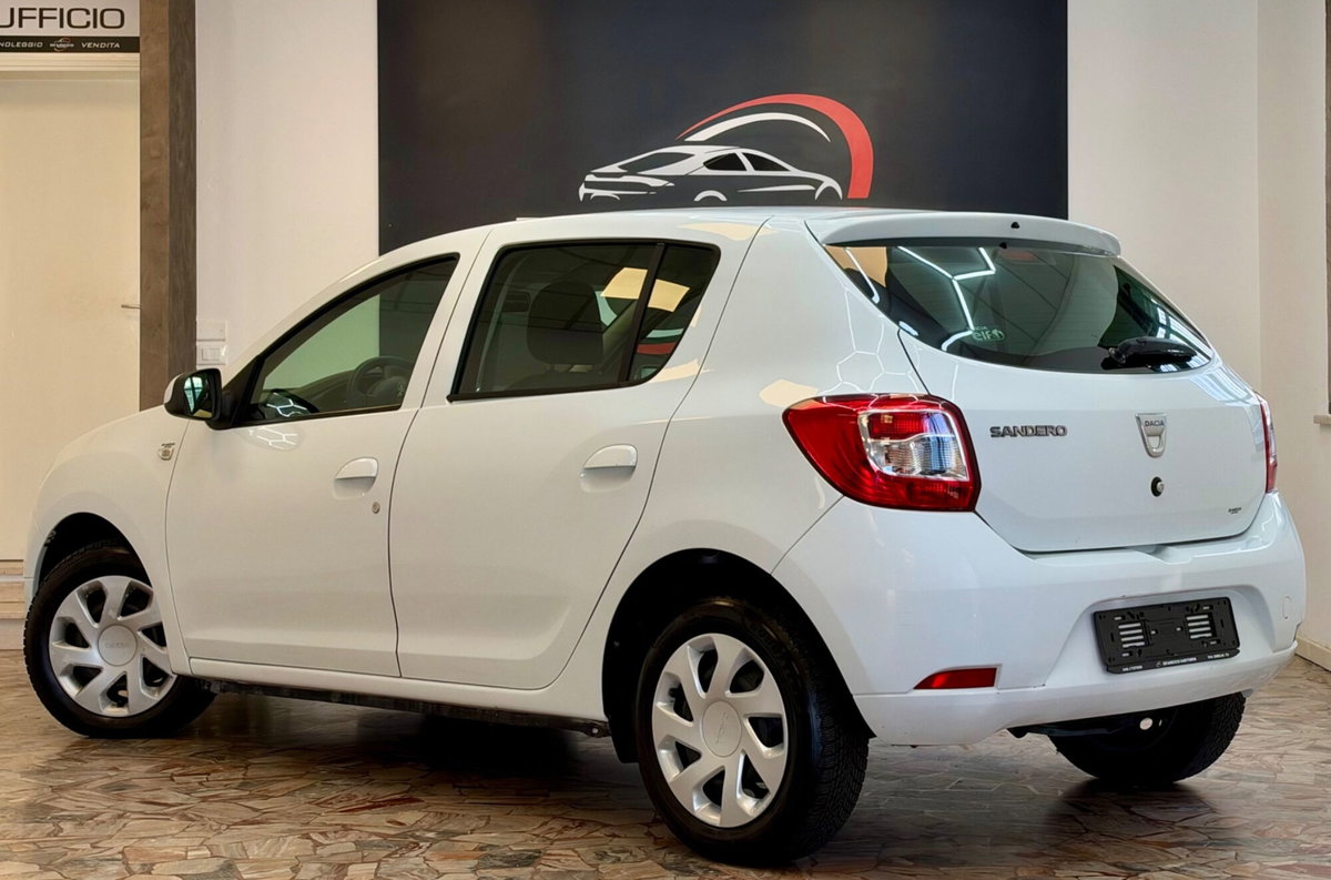 Dacia Sandero 1.2 75CV Lauréate (7)