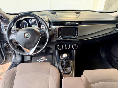 Alfa Romeo Giulietta 1.6 JTDm-2 Distinctive (12)