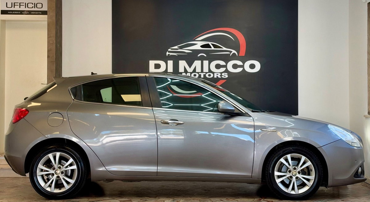 Alfa Romeo Giulietta 1.6 JTDm-2 Distinctive (4)