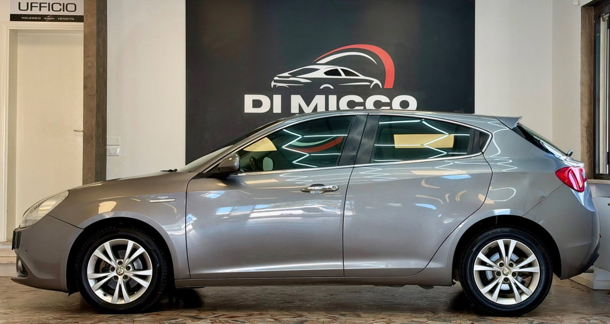 Alfa Romeo Giulietta 1.6 JTDm-2 Distinctive (8)