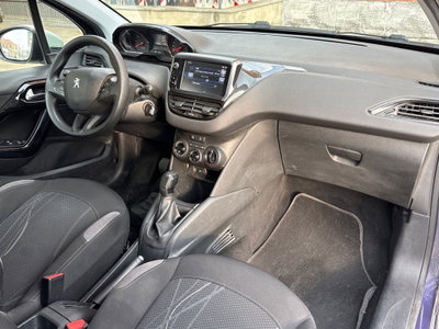Peugeot 208 VTi 95 CV 3p. GPL Allure (11)