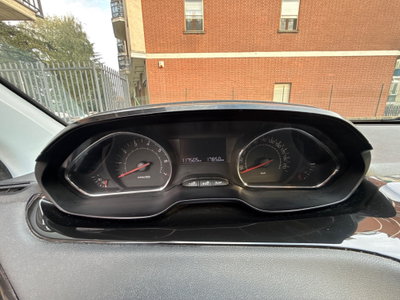 Peugeot 208 VTi 95 CV 3p. GPL Allure (15)