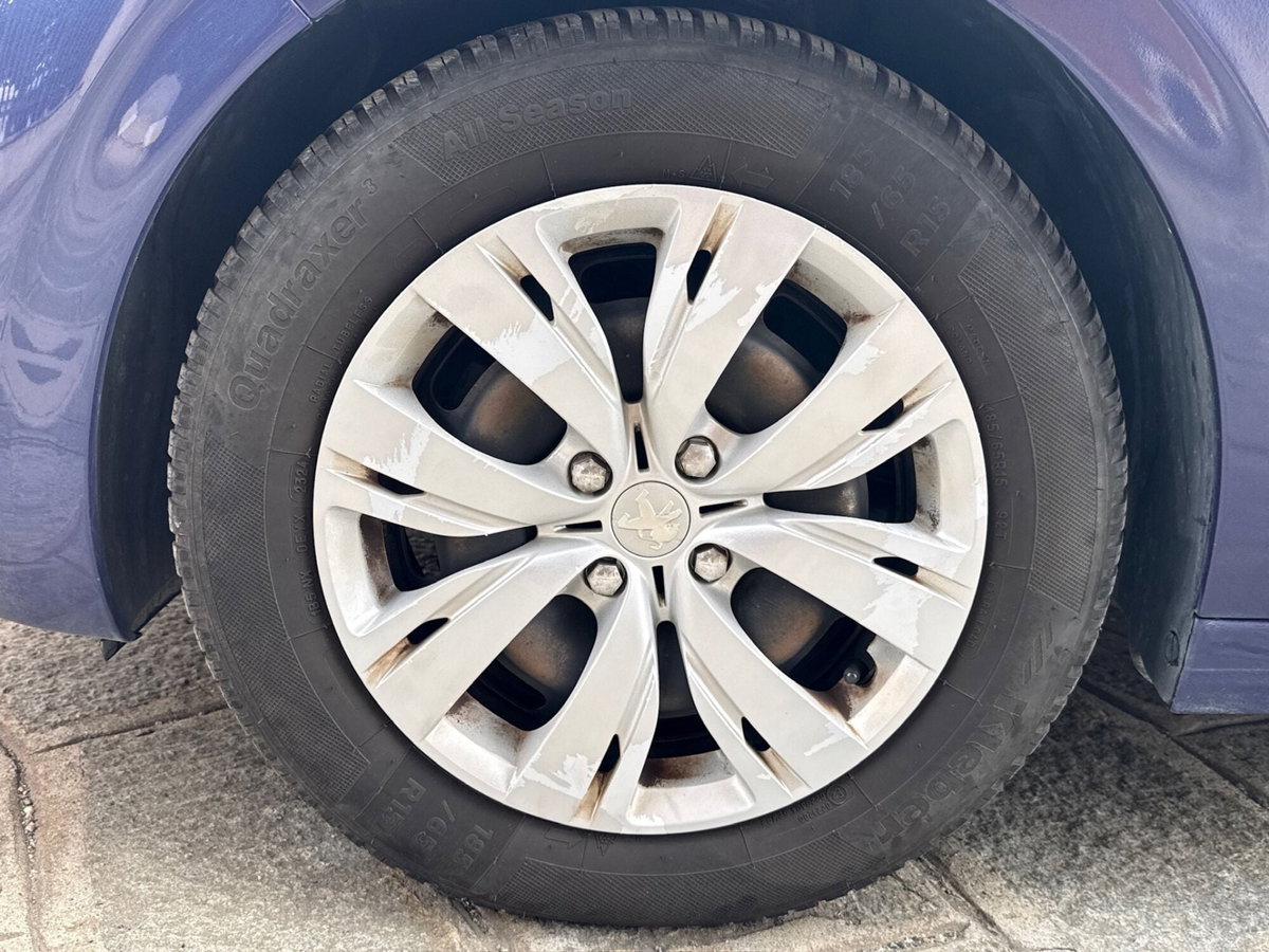 Peugeot 208 VTi 95 CV 3p. GPL Allure (8)