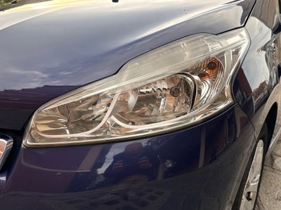 Peugeot 208 VTi 95 CV 3p. GPL Allure (9)