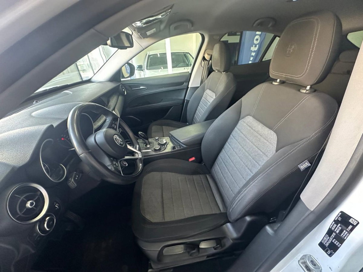 Alfa Romeo Stelvio 2.2 t Veloce rwd 160cv auto (9)