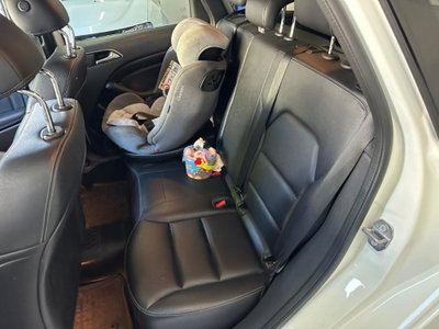 Mercedes-Benz Classe B 200 d Premium (10)