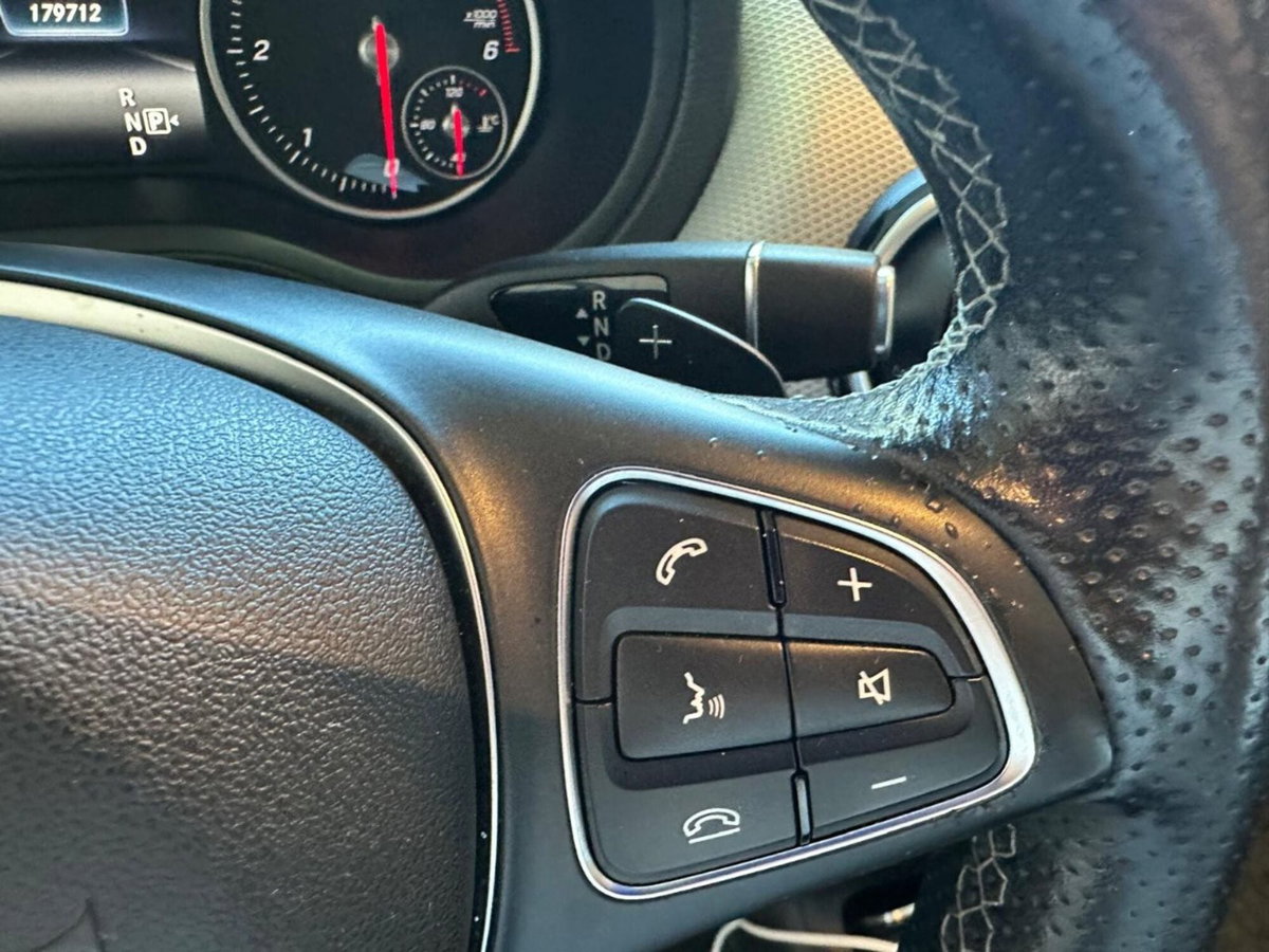 Mercedes-Benz Classe B 200 d Premium (14)