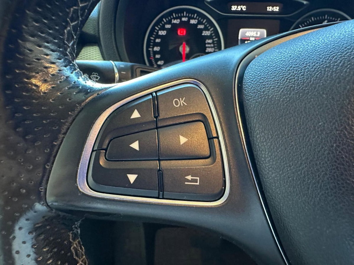 Mercedes-Benz Classe B 200 d Premium (15)