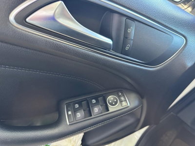 Mercedes-Benz Classe B 200 d Premium (18)