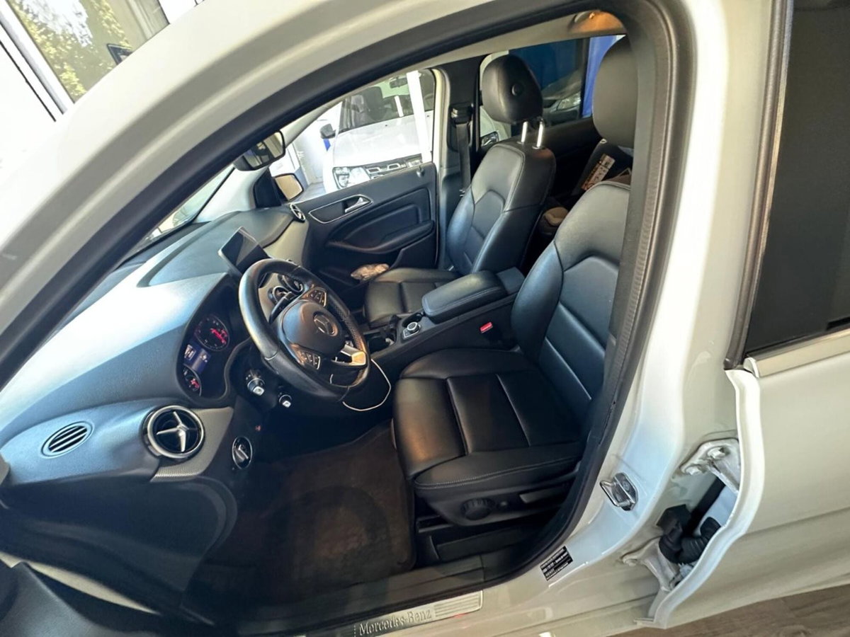 Mercedes-Benz Classe B 200 d Premium (8)