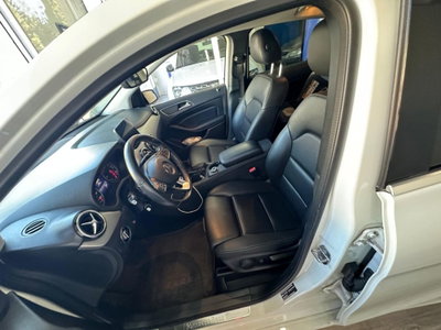 Mercedes-Benz Classe B 200 d Premium (8)