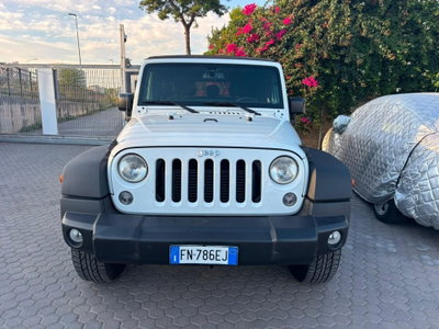 Jeep Wrangler Unlimited 2.8 CRD DPF Rubicon Auto (2)