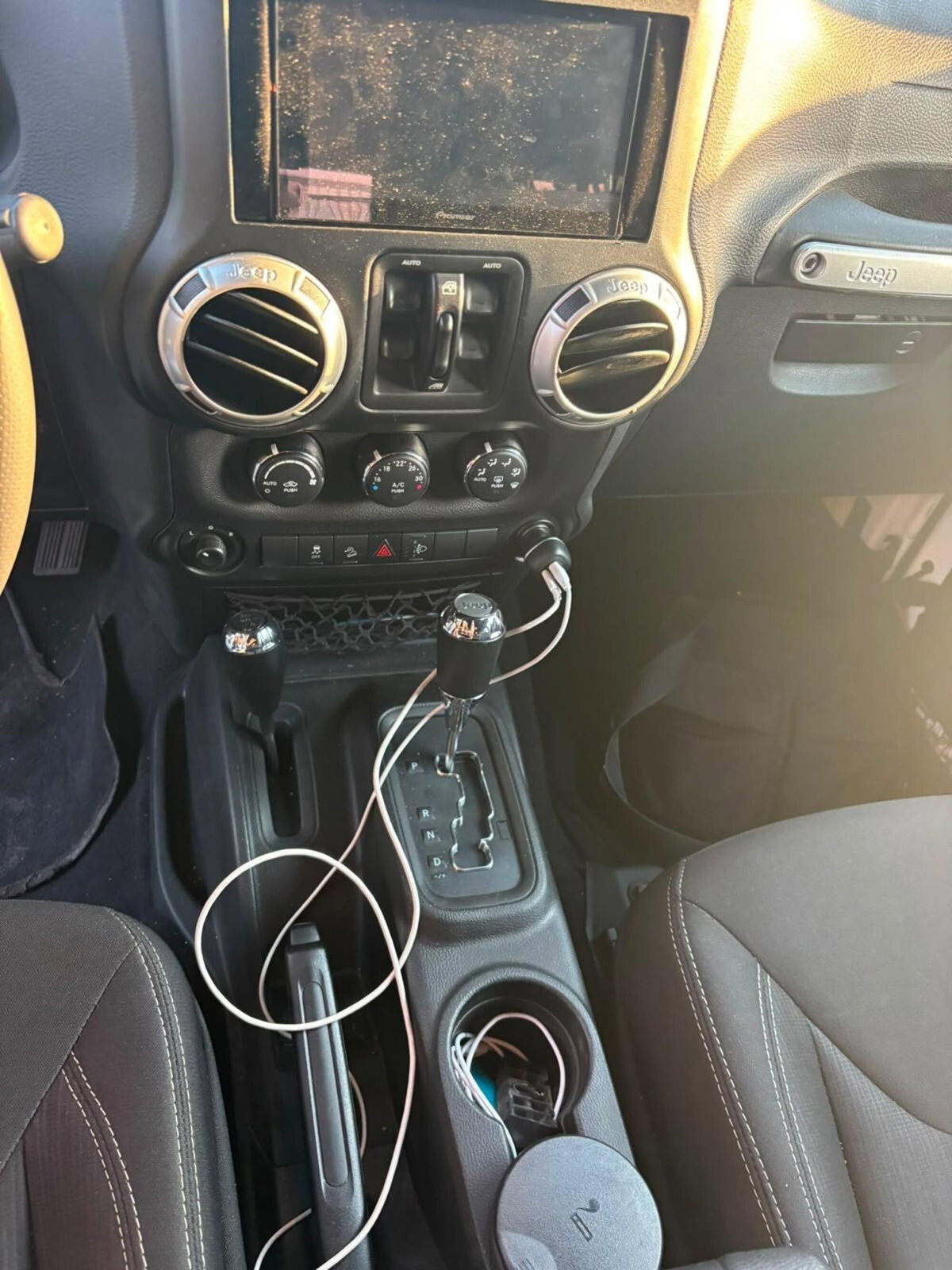 Jeep Wrangler Unlimited 2.8 CRD DPF Rubicon Auto (6)