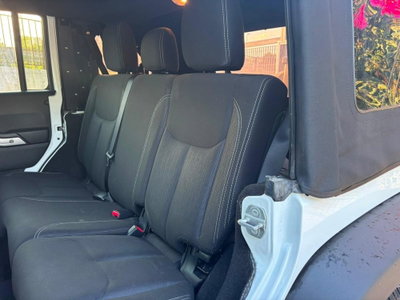 Jeep Wrangler Unlimited 2.8 CRD DPF Rubicon Auto (8)