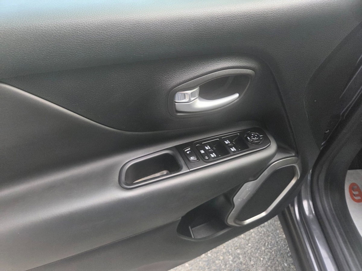 Jeep Renegade 1.6 Mjt 130 CV Limited (15)