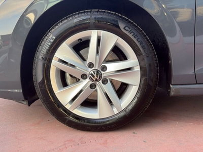 Volkswagen Golf 2.0 tdi Life 115cv (12)
