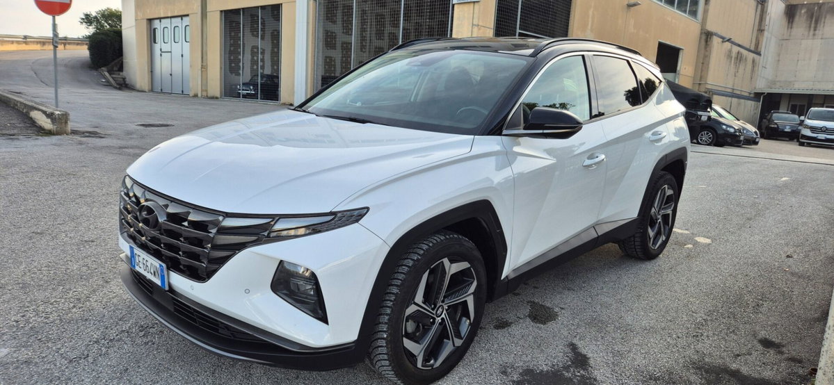 Hyundai Tucson 1.6 hev Exellence 4wd auto (2)