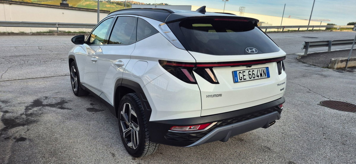 Hyundai Tucson 1.6 hev Exellence 4wd auto (3)
