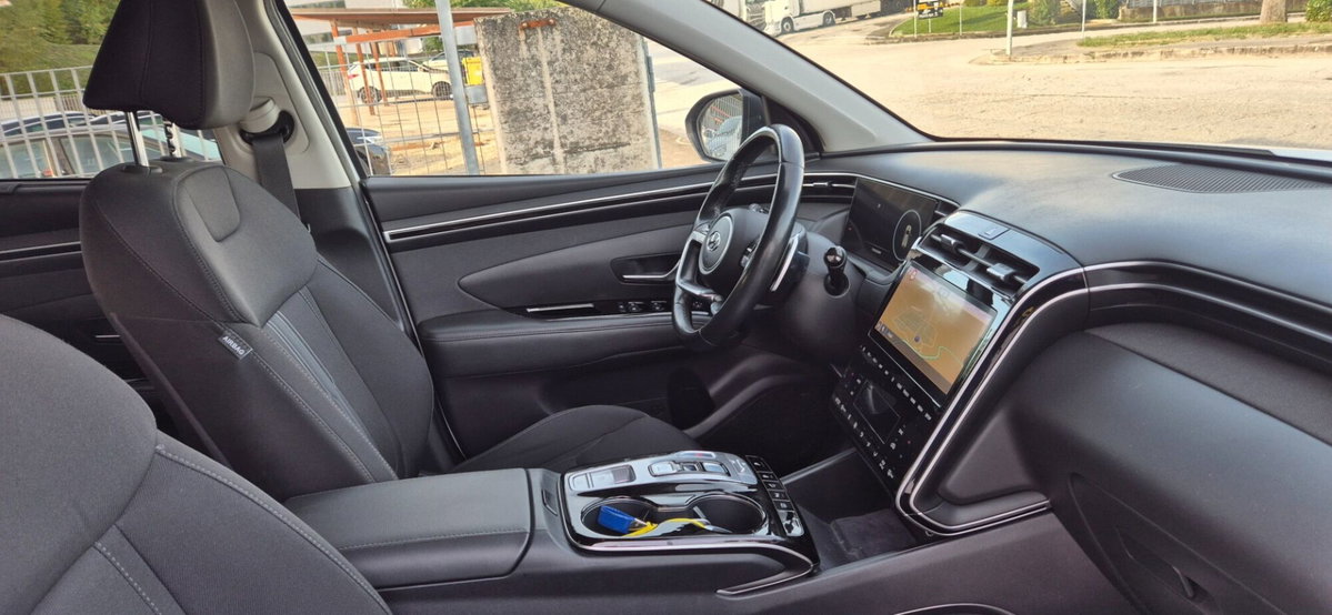 Hyundai Tucson 1.6 hev Exellence 4wd auto (6)