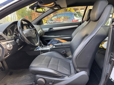 Mercedes-Benz Classe E Cabrio 200 CGI Cabrio BlueEFFICIENCY Avantgarde (10)